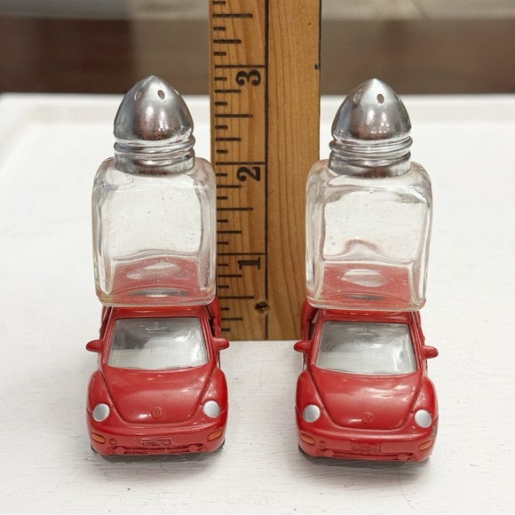 Siku Red VW Volkswagen Beetle Die Cast Car Salt & Pepper Shakers 1984 Vintage - Picture 10 of 12